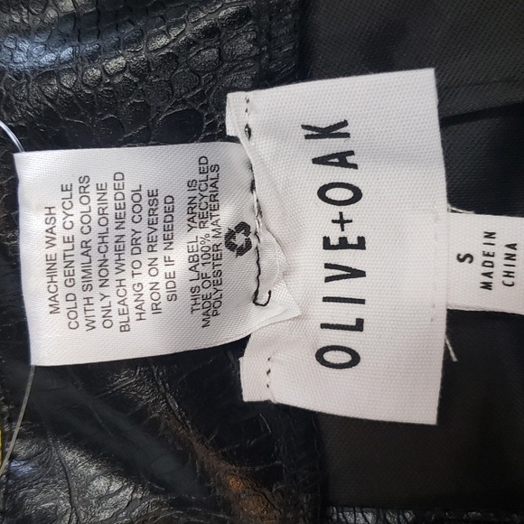 Olive + Oak Two Piece Black Alligator Skin Print Skirt and Crop Top Set, Small - Picture 3 of 8